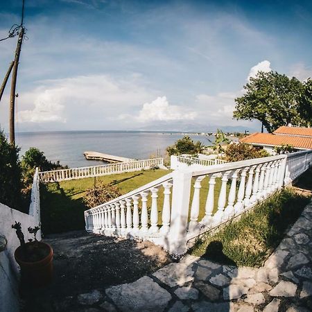 Villa Galanis By The Sea Niforeika Exteriör bild